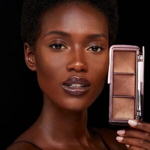 HOURGLASS Ambient Lighting Palette Volume III NEW